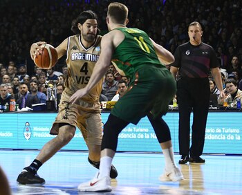 Luis Scola y toda su