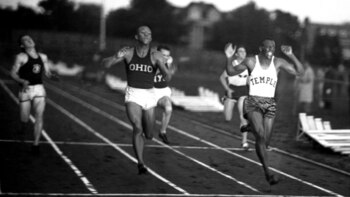 Eulace Peacock venciendo a Jesse Owens