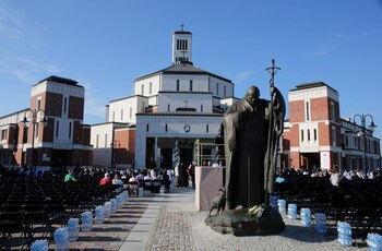 El Papa celebró una misa en el santuario de San Juan Pablo II (EFE)