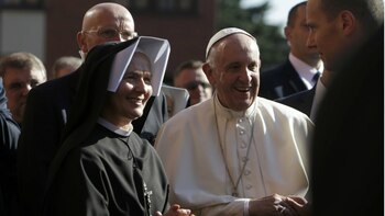 El Papa se reunió con monjas en la capilla de Santa Faustina (Reuters)