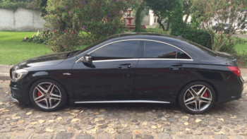 Otro de los automóviles en