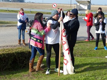 Octavio rompió en llanto junto a su mujer Victoria, luego de correr de Balcarce a Coronel Guido