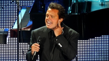 Mexican singer Luis Miguel performs