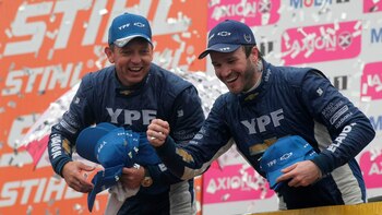 Guillermo Ortellu Agustín Canapino se quedaron con los 200 kilómetros del Súper TC2000(DYN)