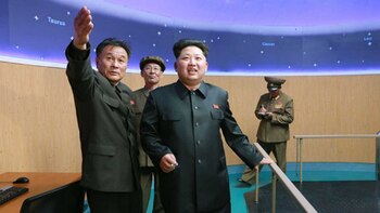 Kim Jong-un y sus asesores