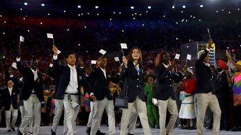 Un equipo de diez refugiados compitió bajo la bandera olímpica (Reuters)