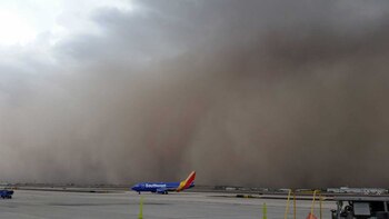 Una tormenta de polvo invadió Phoenix