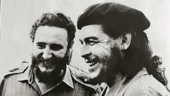 Fidel Castro y Che Guevara,