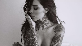 Cande Tinelli volvió a tatuarse