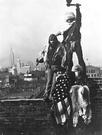 Hugo Tabachnik y Poni Micharvegas,