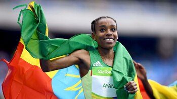 La atleta etíope rebajó casi