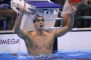 El nadador estadounidense Michael Fred Phelps tiene 28 medallas, lo que lo convierte en el deportista olímpico más condecorado de todos los tiempos(AFP)