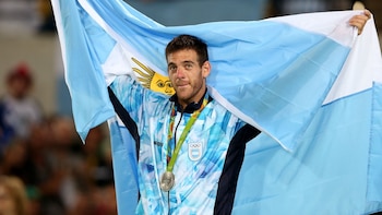 La medalla de plata en Río de Janeiro 2016 cuelga del cuello de Juan Martín Del Potro (Nicolás Stulberg)