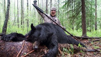 Bowmar muestra el cuerpo sin