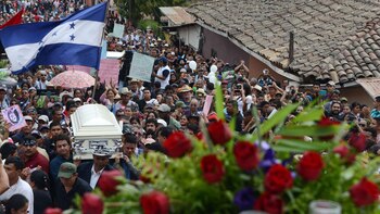 Un multitud asistió al funeral