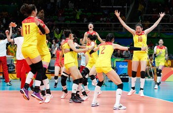 China eliminó a Brasil e hizo historia al ganar la medalla dorada en voleibol femenino (EFE)