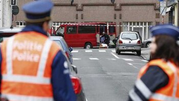 La mujer apuñaló a varias