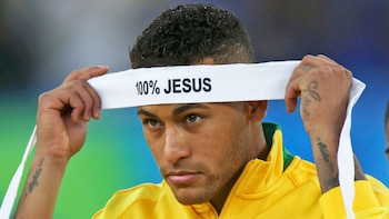 La vincha que lució Neymar