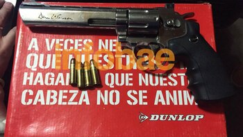 El revólver fue incautado esta