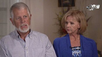 Carl y Marsha Mueller, durante