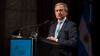 Andrés Ibarra (Adrián Escandar)