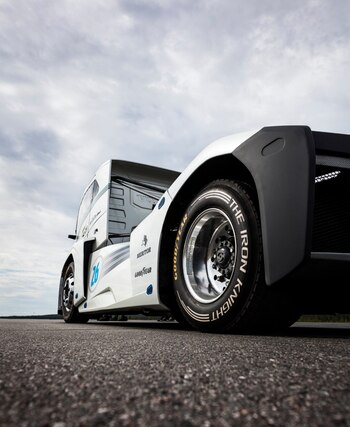 El modelo contó con neumáticos