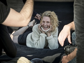 Uma Thurman- al natural- con