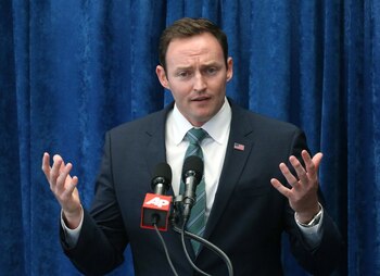 El demócrata Patrick Murphy (AP)