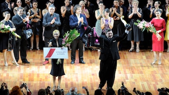 Los argentinos Cristian Palomo y Melisa Sacchi, ganadores del Mundial de Tango 2016 (AFP)