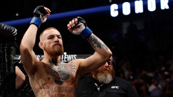 Conor McGregor venció a Eddie