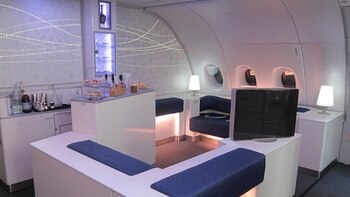 Sillones minimalistas, decoración sobria son