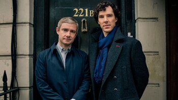 El personaje Sherlock Holmes utiliza