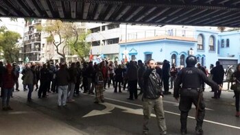 La Policñia formó un cordón