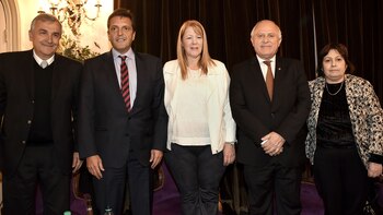 Stolbizer junto a Morales, Massa,