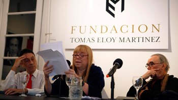 María Moreno leyendo en la