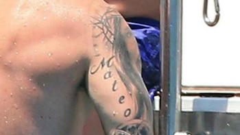 ‘Mateo’ el nombre del menor del clan Messi grabado en imprenta negra