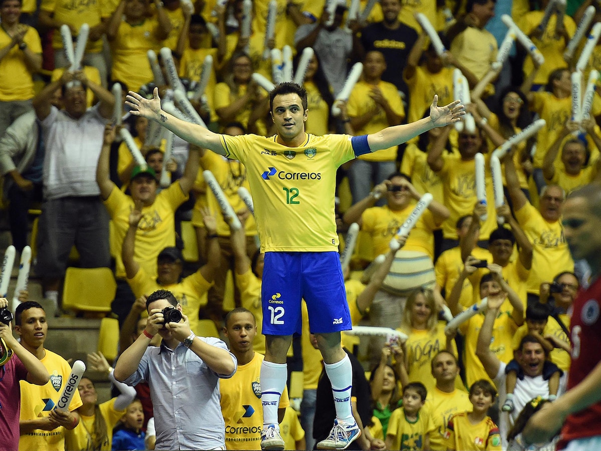Una definición de lujo en futsal: pecho y chilena - Infobae