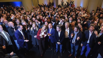 Intendentes, diputados, gobernadores y dirigentes