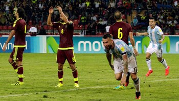 Con gol de Nicolás Otamendi,