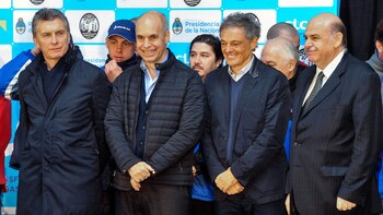 El presidente Mauricio Macri, junto