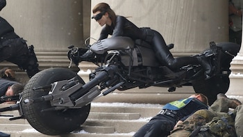 Anne Hathaway hizo de Gatúbela