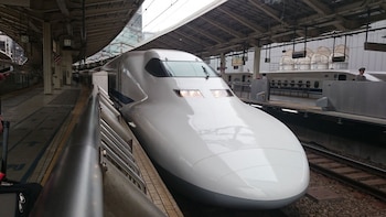El tren bala alcanza velocidades de más de 200 km/h