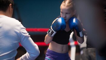 A los nueve años es