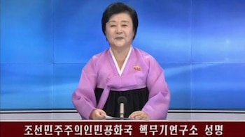 Ri Chun Hee, la famosa presentadora norcoreana que realizó el anuncio (Reuters)