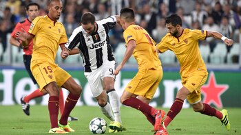 Higuaín, ante la marca de