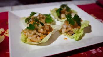 Wraps de lechuga rellenos de