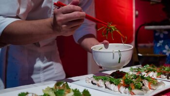 Los chefs le dan los