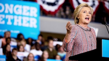 Hillary Clinton saca ventaja en las encuestas (AP)