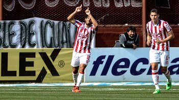Unión de Santa Fe y Sarmiento cerraron la octava fecha del torneo (Télam)