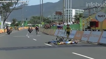 El australiano cruzo la linea